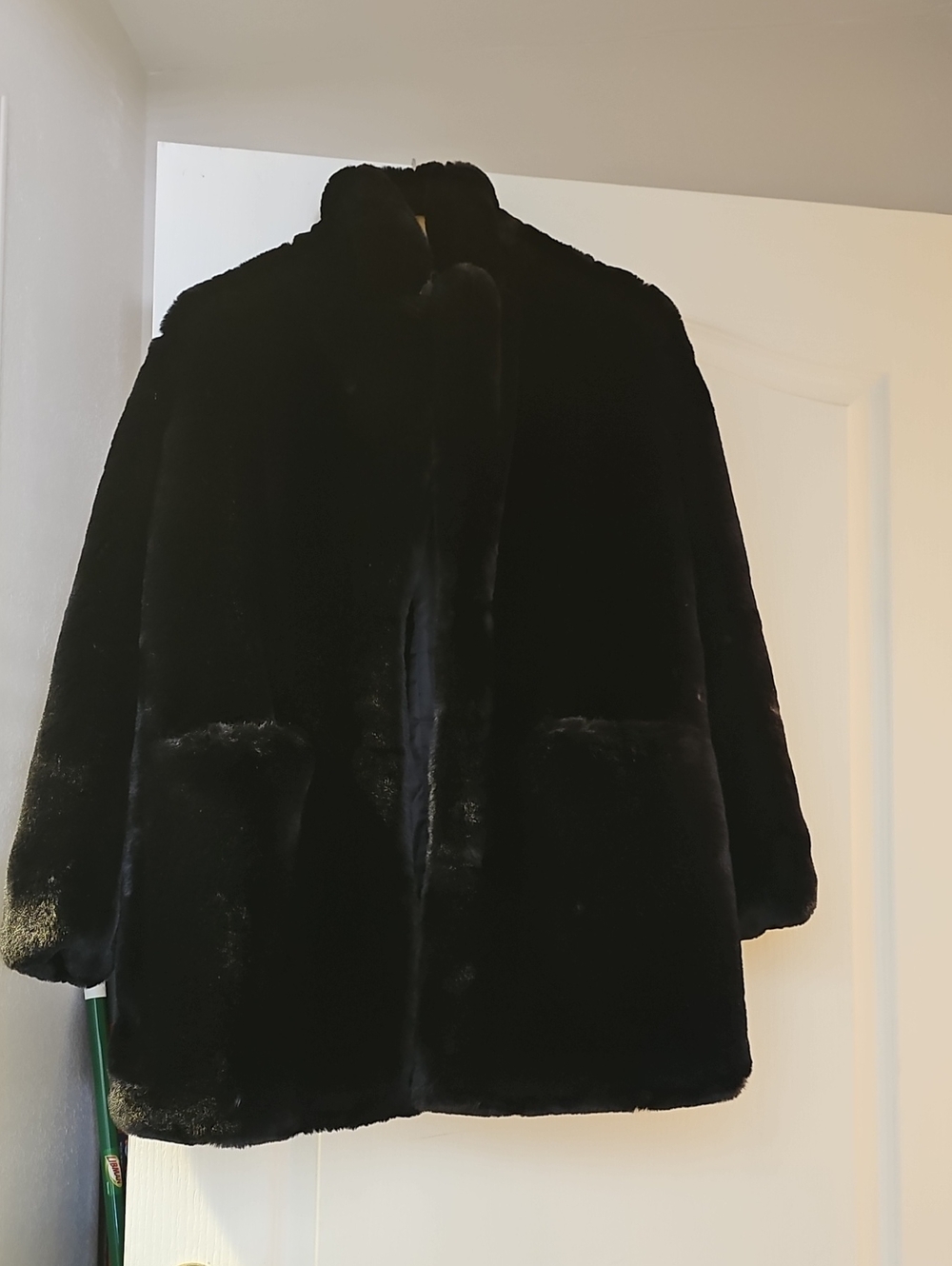 Apparis Faux Fur